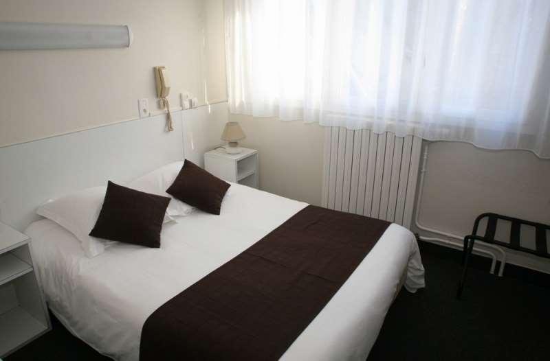 Hotel Du Louvre Cherbourg en Cotentin Szoba fotó