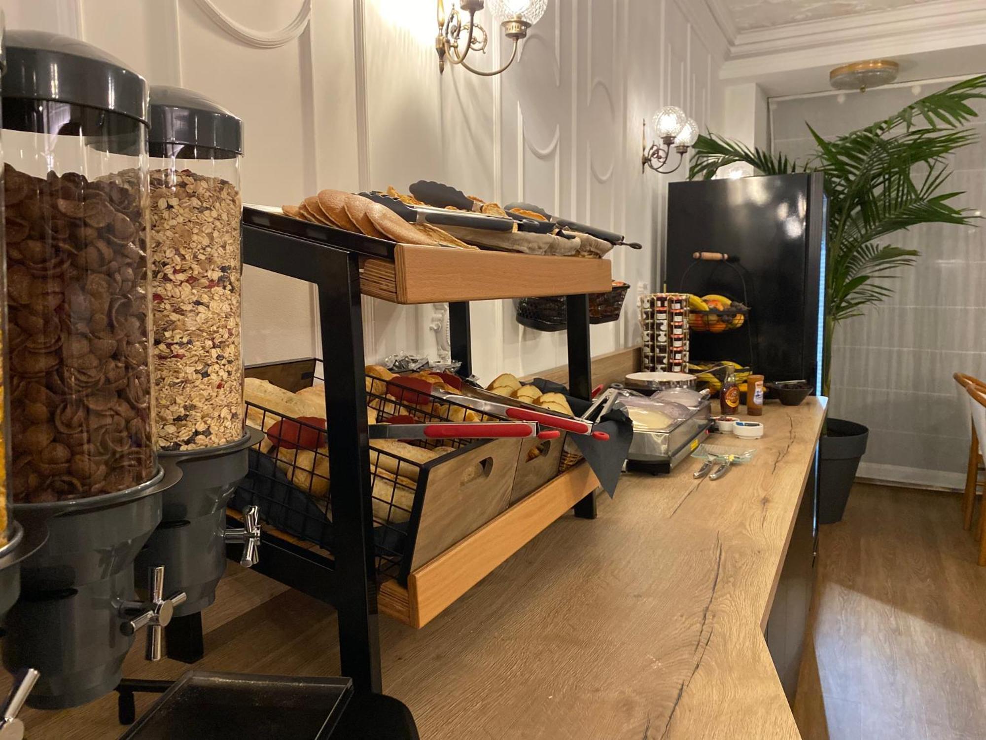Hotel Du Louvre Cherbourg en Cotentin Kültér fotó